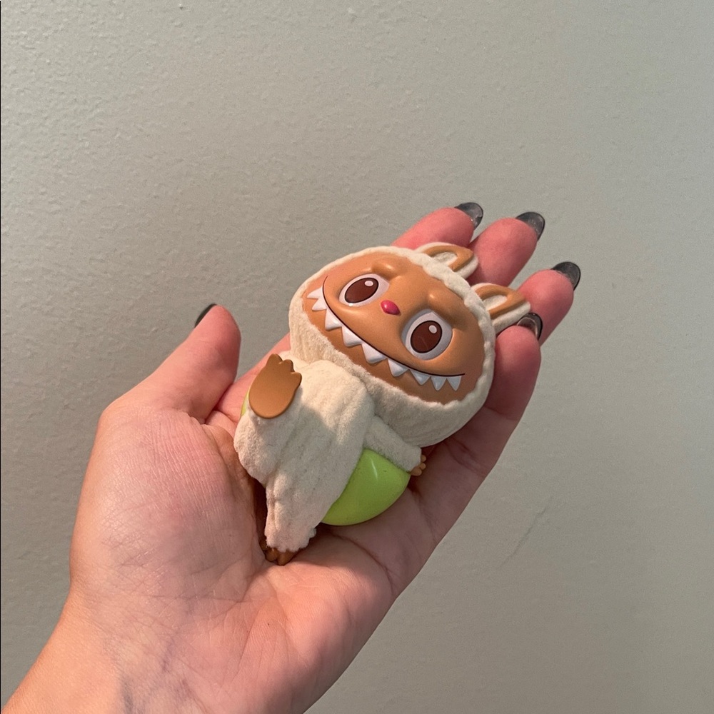 Labubu Lazy Yoga